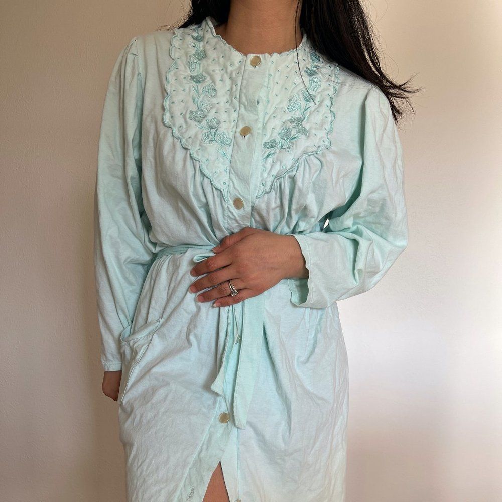 Vintage 1970s soft knit green long sleeve robe embroidered yoke detail medium - Picture 2 of 10
